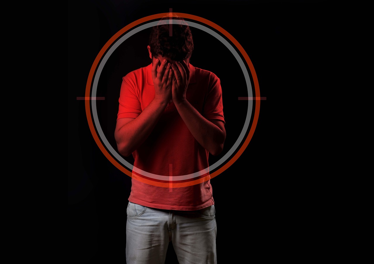 Handel narkotykami i włamania na Jarotach — 38‑latek usłyszał sześć zarzutów