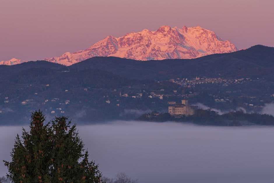 Policjanci odnaleźli 87-latka w zaspie i uratowali mu życie