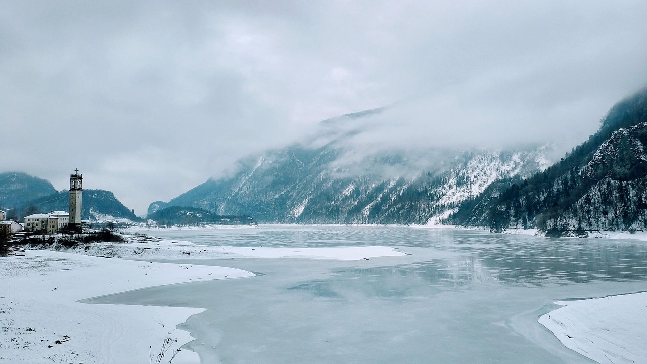Dwie osoby potrącone przez bojer na jeziorze Ukiel. Policja bada okoliczności